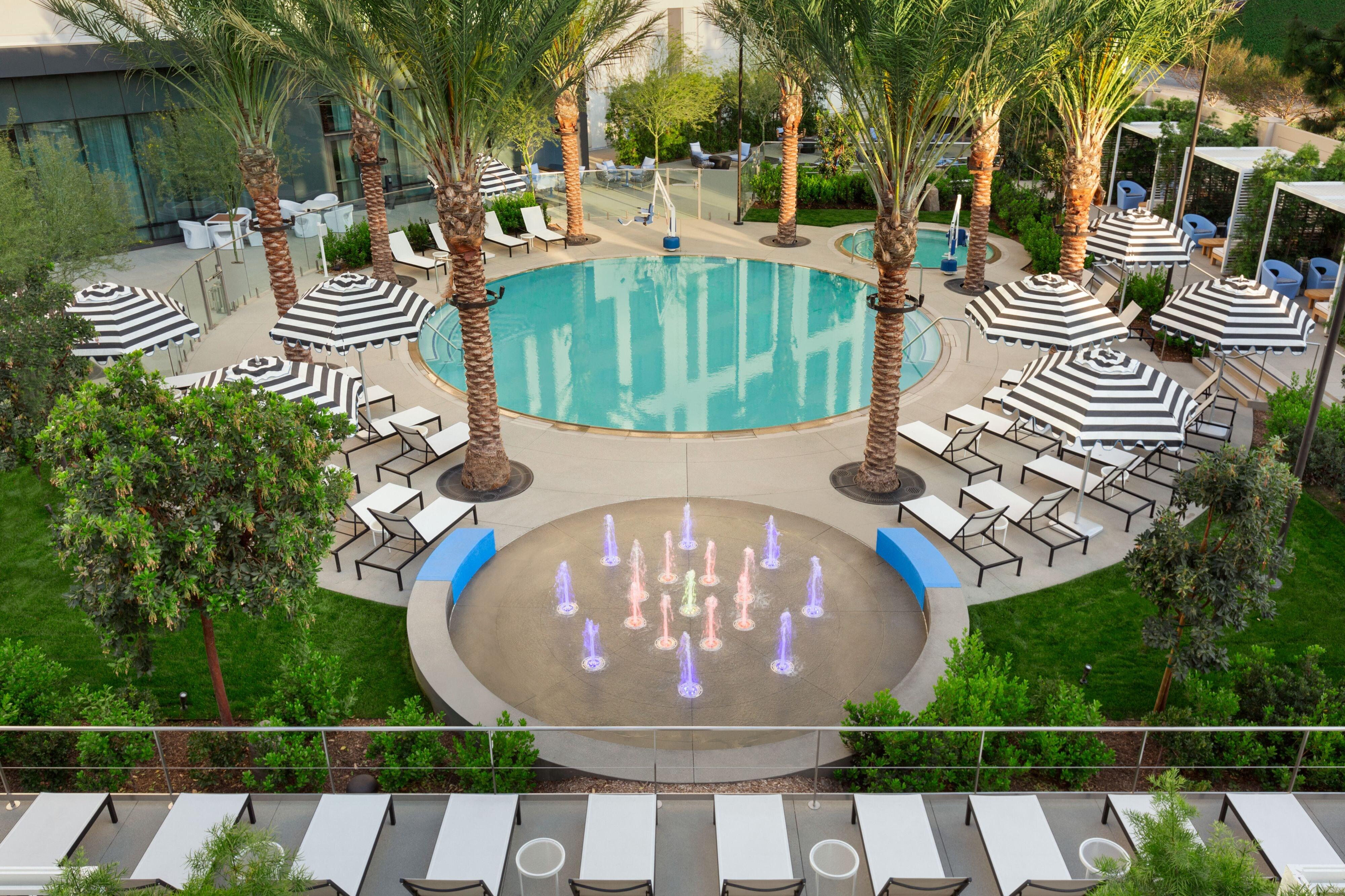 The Viv Hotel, Anaheim, A Tribute Portfolio Hotel Exterior foto The Fountains at Talking Stick Resort